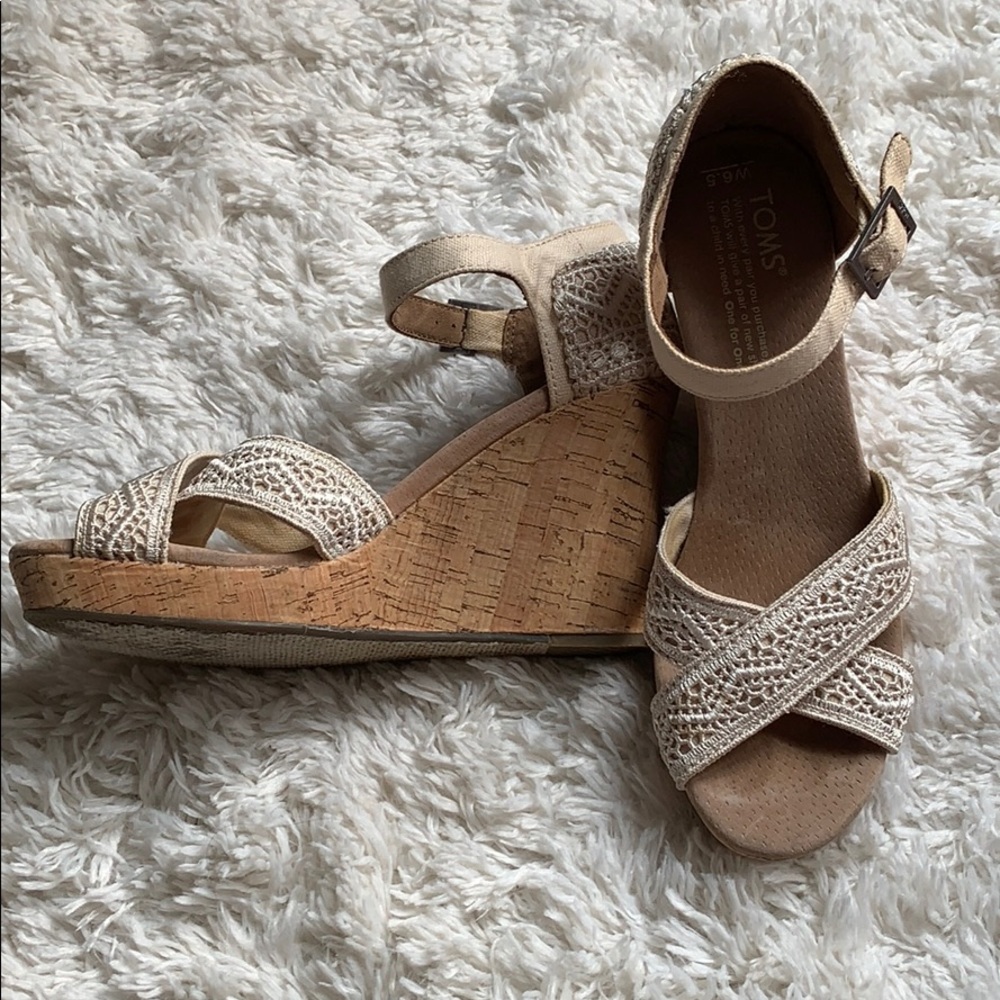 Toms Natural and Ivory Lace Wedges